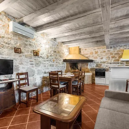 Antonci-18, Pool, 3 Houses, Jacuzzi, Private Territory *
