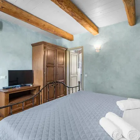 Antonci-18, Pool, 3 Houses, Jacuzzi, Private Territory ヴィラ *