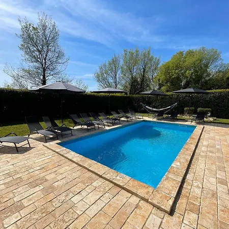 Antonci-18, Pool, 3 Houses, Jacuzzi, Private Territory ヴィラ