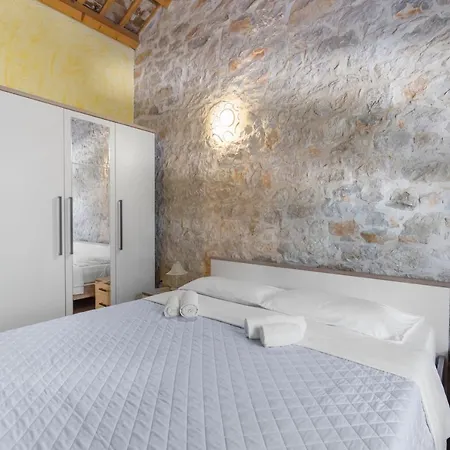 Antonci-18, Pool, 3 Houses, Jacuzzi, Private Territory Villa *