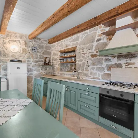 Antonci-18, Pool, 3 Houses, Jacuzzi, Private Territory Villa *