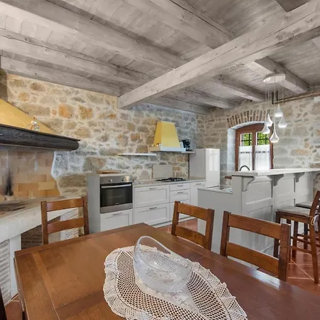 Villa Antonci-18, Pool, 3 Houses, Jacuzzi, Private Territory