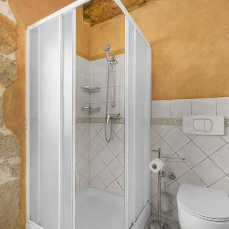 Antonci-18, Pool, 3 Houses, Jacuzzi, Private Territory Villa *