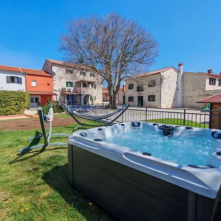 Antonci-18, Pool, 3 Houses, Jacuzzi, Private Territory Villa *
